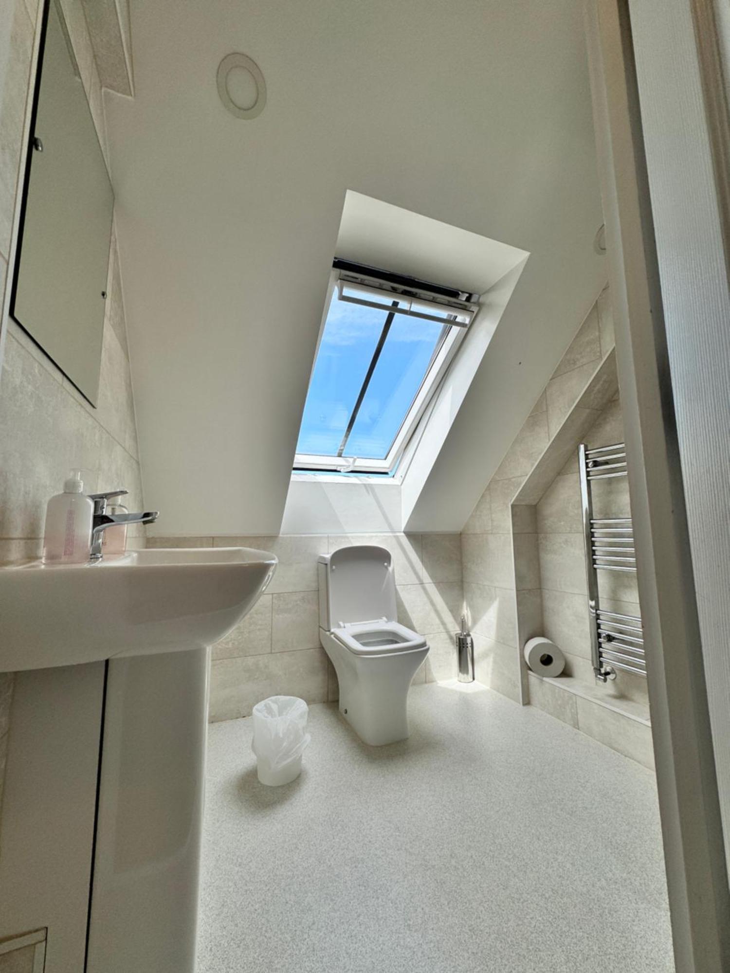 Relaxing Airport Rooms Stanwell Bagian luar foto