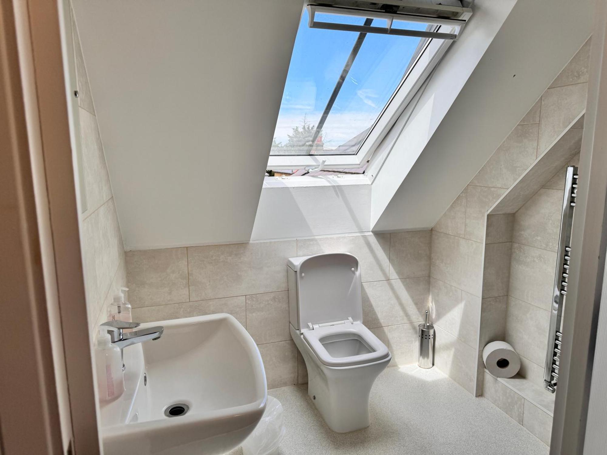 Relaxing Airport Rooms Stanwell Bagian luar foto